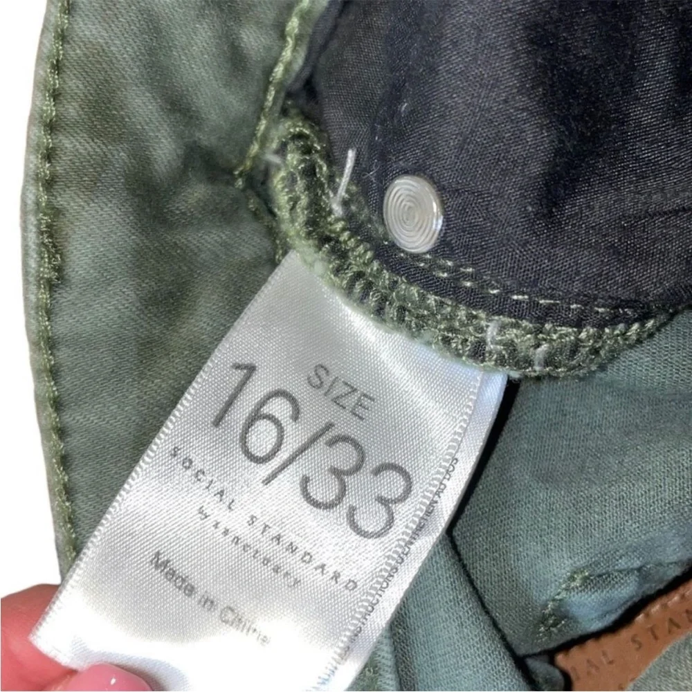 GUC  Sanctuary Social Standard Camo Skinny Jeans(size16) - Picture 6 of 8